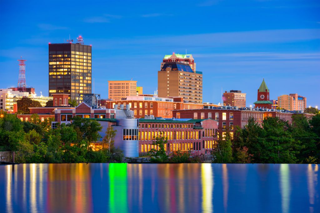Manchester,,New,Hampshire,,Usa,Skyline,On,The,Merrimack,River.